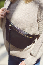 Laden Sie das Bild in den Galerie-Viewer, HUGO - Schulter- und Hüfttasche