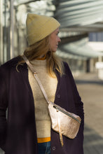 Laden Sie das Bild in den Galerie-Viewer, HUGO - Schulter- und Hüfttasche