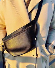 Laden Sie das Bild in den Galerie-Viewer, HUGO - Schulter- und Hüfttasche