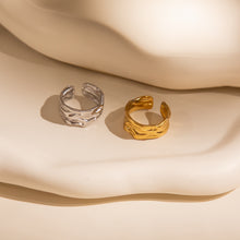 Laden Sie das Bild in den Galerie-Viewer, WOOD Ring