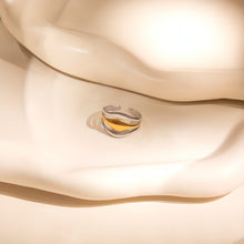 Laden Sie das Bild in den Galerie-Viewer, SWING Bicolor Ring