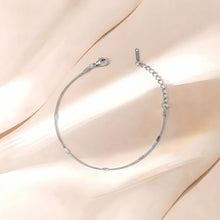 Laden Sie das Bild in den Galerie-Viewer, Super feines Armband mit feiner Struktur
