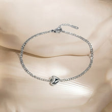 Laden Sie das Bild in den Galerie-Viewer, HERZ Armband