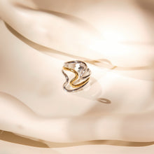 Laden Sie das Bild in den Galerie-Viewer, SWIRL Bicolor Ring