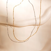 Laden Sie das Bild in den Galerie-Viewer, SUPERFEINE 1mm Kette mit Struktur