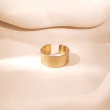 Laden Sie das Bild in den Galerie-Viewer, MATT BOLD Ring