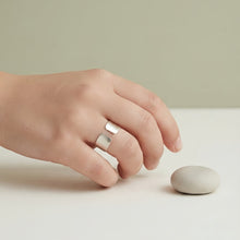 Laden Sie das Bild in den Galerie-Viewer, MATT BOLD Ring