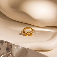Laden Sie das Bild in den Galerie-Viewer, BALL Ring