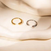 Laden Sie das Bild in den Galerie-Viewer, FINE Ring