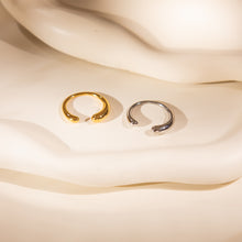 Laden Sie das Bild in den Galerie-Viewer, FINE Ring