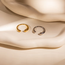 Laden Sie das Bild in den Galerie-Viewer, FINE Ring