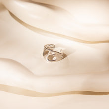 Laden Sie das Bild in den Galerie-Viewer, CUT Ring