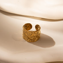 Laden Sie das Bild in den Galerie-Viewer, STRUCTURE BOLD Ring