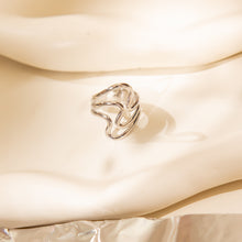 Laden Sie das Bild in den Galerie-Viewer, SWIRL Bicolor Ring