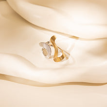 Laden Sie das Bild in den Galerie-Viewer, SERENITY Bicolor Ring