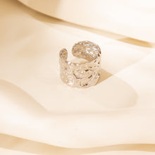 Laden Sie das Bild in den Galerie-Viewer, STRUCTURE BOLD Ring
