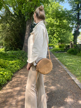 Laden Sie das Bild in den Galerie-Viewer, RUT - Runde Schultertasche