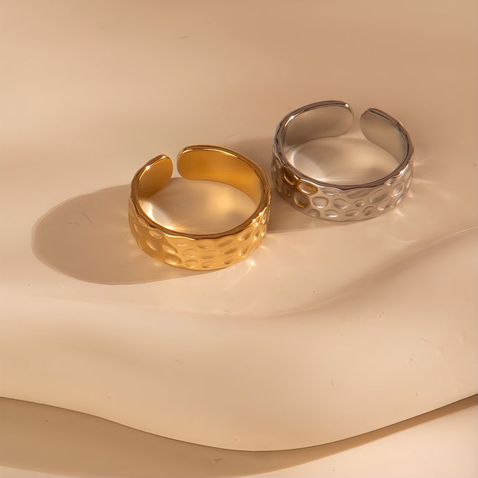 LEO Ring