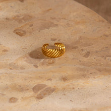 Laden Sie das Bild in den Galerie-Viewer, Größenvariabler BOHO LINE Ring