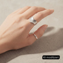 Laden Sie das Bild in den Galerie-Viewer, MATT ROUND Ring