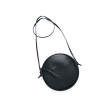 Laden Sie das Bild in den Galerie-Viewer, RUT - Runde Schultertasche