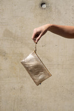 Laden Sie das Bild in den Galerie-Viewer, Clutch LEA