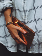 Laden Sie das Bild in den Galerie-Viewer, Clutch LEA
