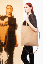 Laden Sie das Bild in den Galerie-Viewer, ALVAR - Ledertasche