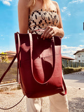 Laden Sie das Bild in den Galerie-Viewer, S A L E : RUTA - Grosse Vegane Rucksacktasche