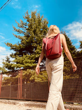 Laden Sie das Bild in den Galerie-Viewer, S A L E : RUTA - Grosse Vegane Rucksacktasche